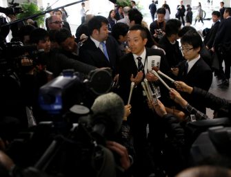 El presidente de Toshiba renuncia a su cargo tras el desplome financiero de la compañía
